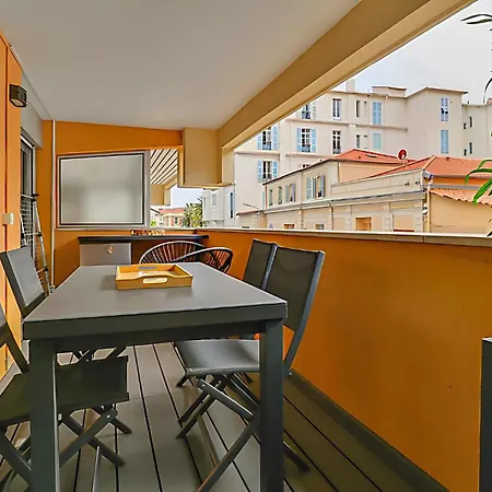 Appartement Le Méditerranée Plein Centre, Terrasse, Rénové