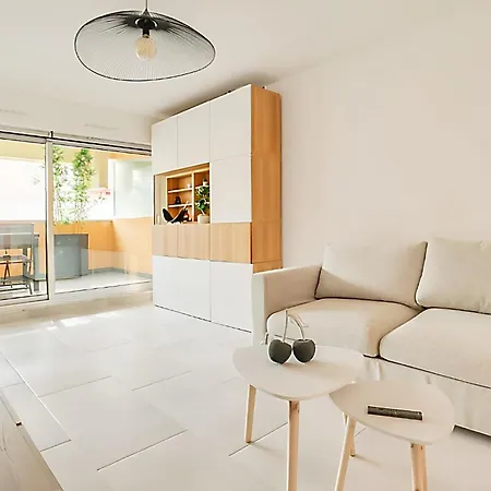 Appartement Le Méditerranée Plein Centre, Terrasse, Rénové